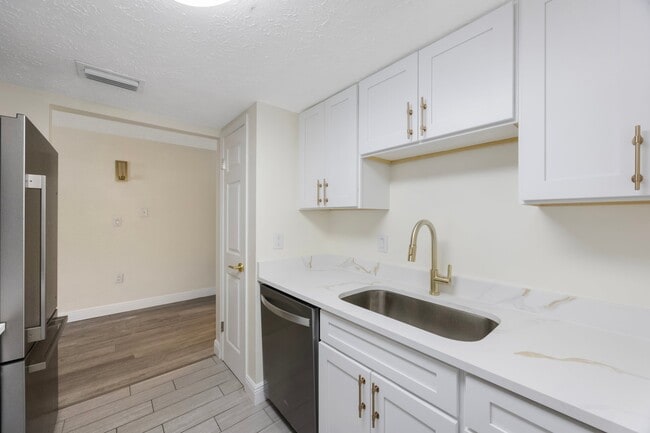 Photo - 3111 W Horatio St Unit 205