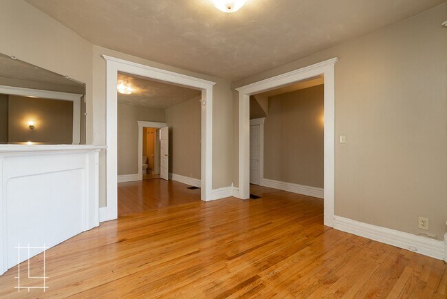 Building Photo - 207 W Hubbard Ave Unit 207 W. Hubbard Ave. Rental