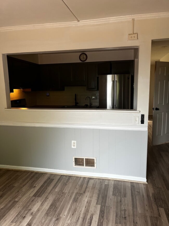 Photo - 127 E Village Rd