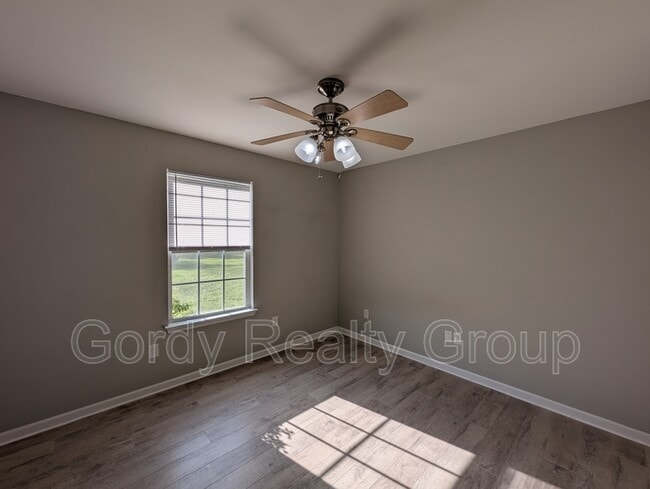 Photo - 5579 Willis Rd