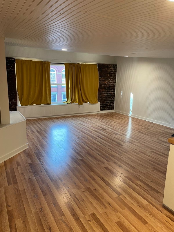 Photo - 119 W Main St