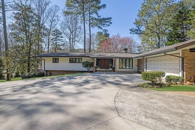 Photo - 505 River Valley Rd NW