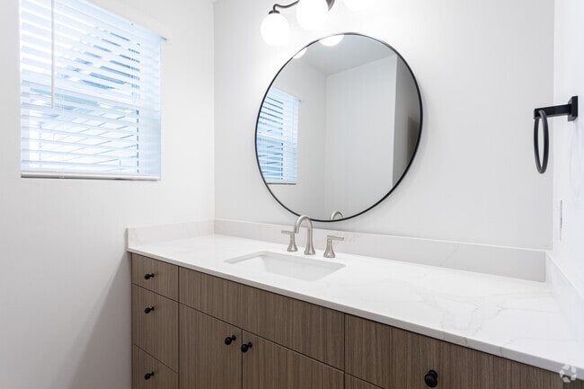 3BR, 2.5BA - 1,395SF - Second Bathroom