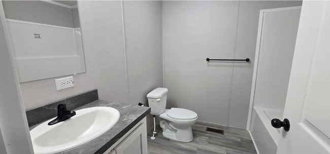 Photo - 49477 Au Lac Dr E