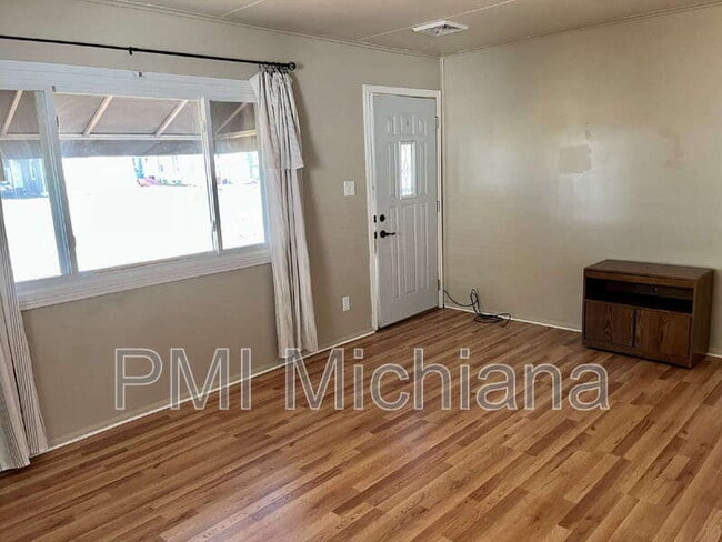 Photo - 519 Grand Blvd