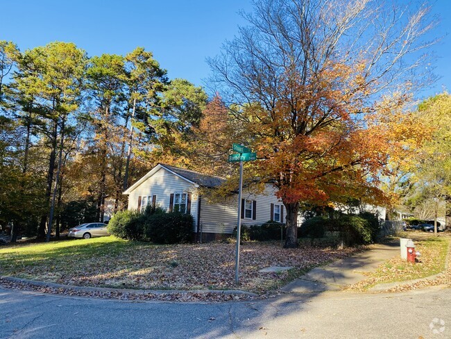 Building Photo - 7400 Barberry Ct Rental