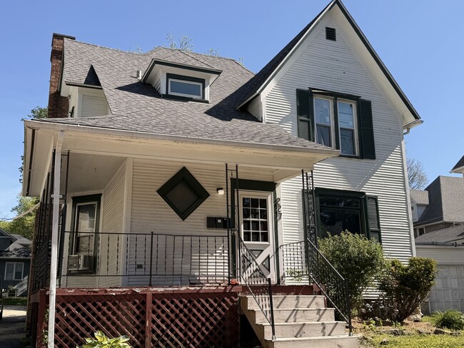 Building Photo - 227 W Locust St