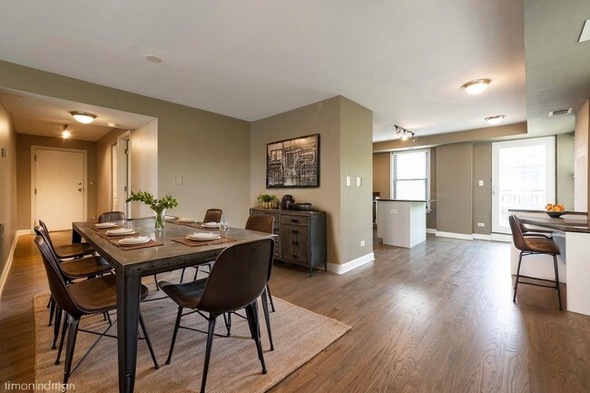 Photo - 2545 W Catalpa Ave Unit 4A