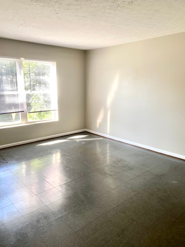 Photo - 2409 Rowan St Unit 3