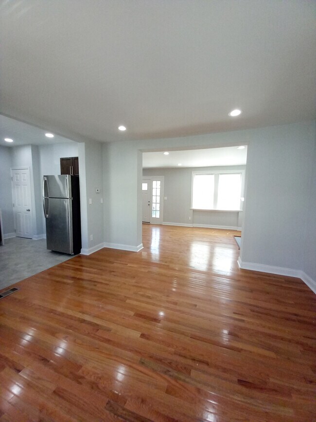 Photo - 943 E Stafford St