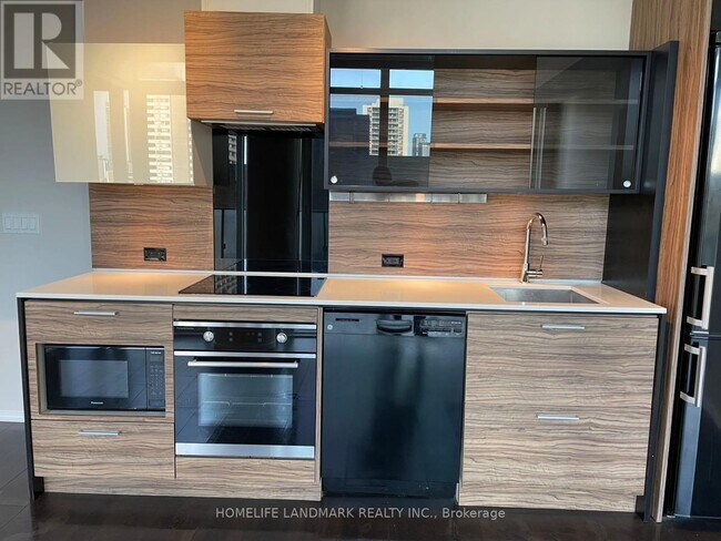 Photo - 75 St Nicholas St Unit 1009