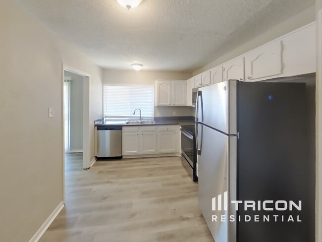 Photo - 1210 Green Hill Dr