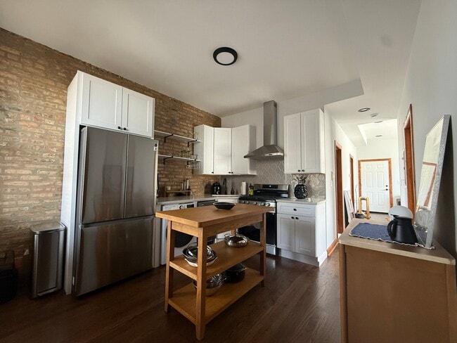 Photo - 2842 W Augusta Blvd Unit 2W