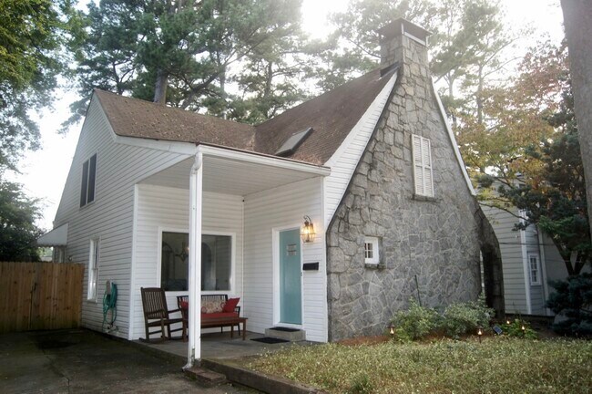 Cozy cottage in Morningside - 629 Hillpine Dr NE