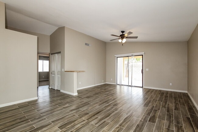Photo - 709 N 2nd St