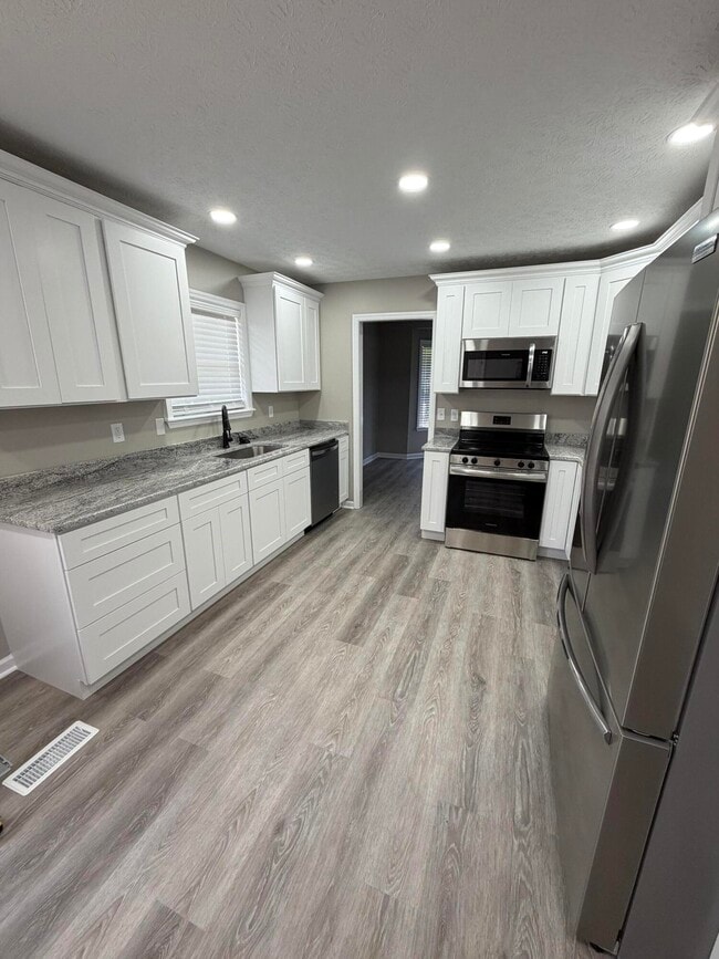 Photo - 372 Reynolds Dr