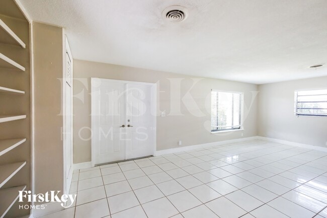 6240 NW 17th St