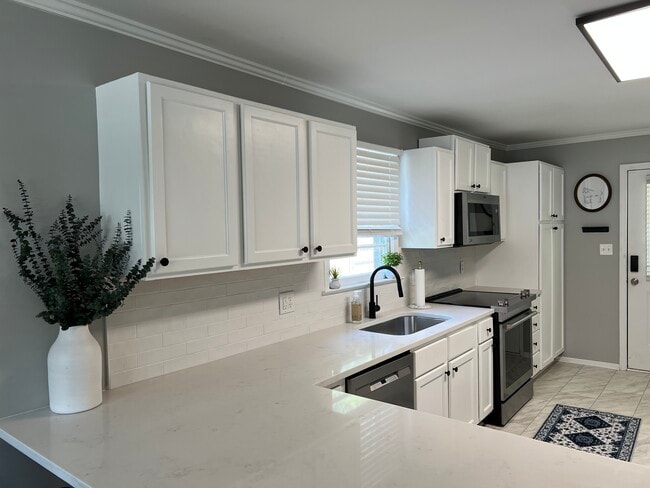 Photo - 2210 Ridgewood Ave