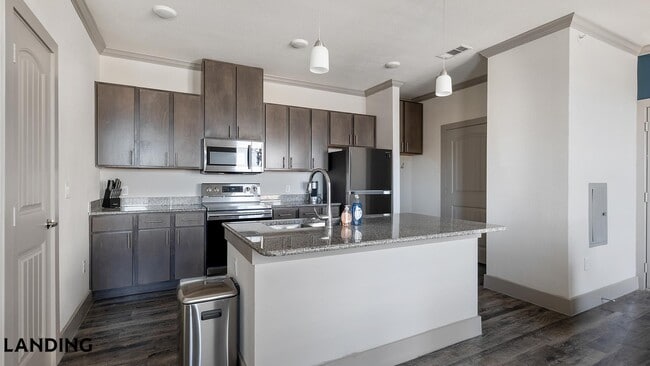 Photo - 12500 Shadowglen Trce Unit 10205