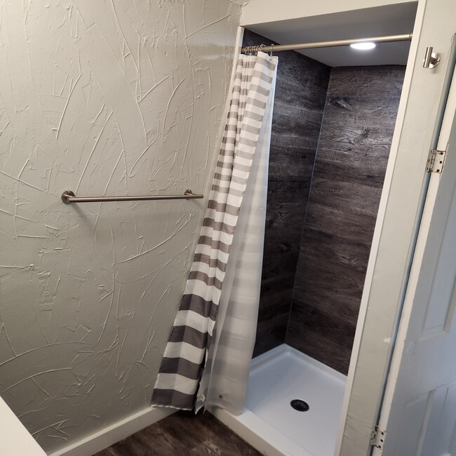 Photo - 212 1st St NW Unidad first lower