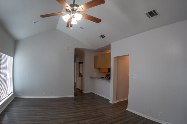 Photo - 2210 Pearl St