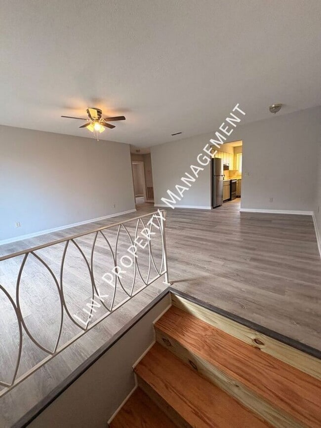 Building Photo - 3403/3405 Gail Unit 3403 Gail Dr
