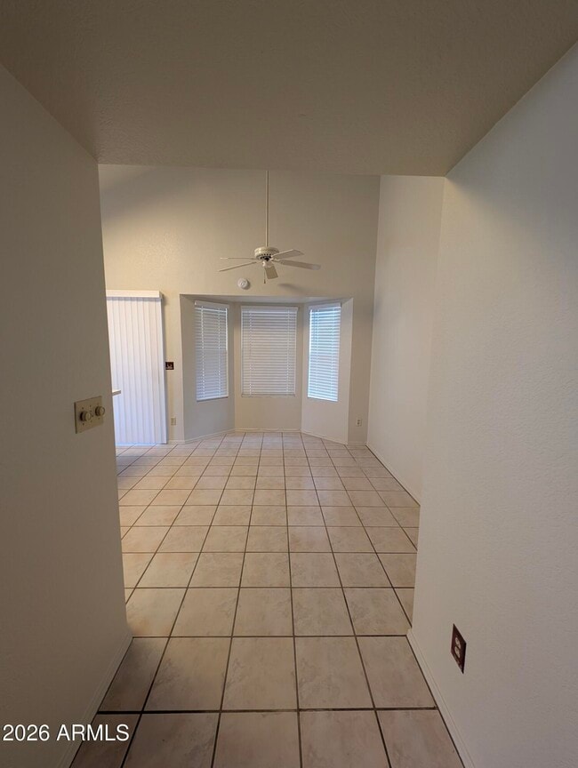 Photo - 2325 E Lakecrest Dr