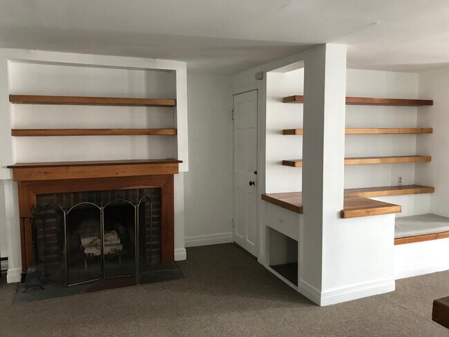 Photo - 590 N Broadway Unidad #1