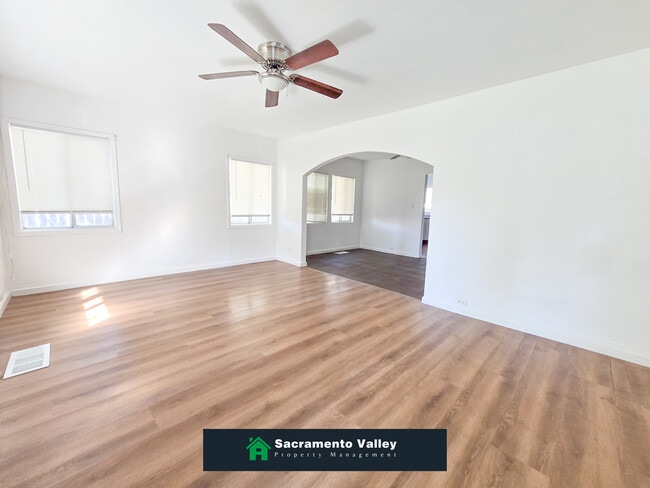 Photo - 4235 Arlington Ave