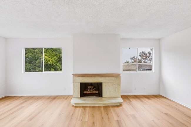 Photo - HUGE TOP FLOOR 2 BED 2 BATH IN PRIME SANTA MONICA! -FIREPLACE, BALCONY & GARAGE PARKING SPACE Unit 808D Princeton St