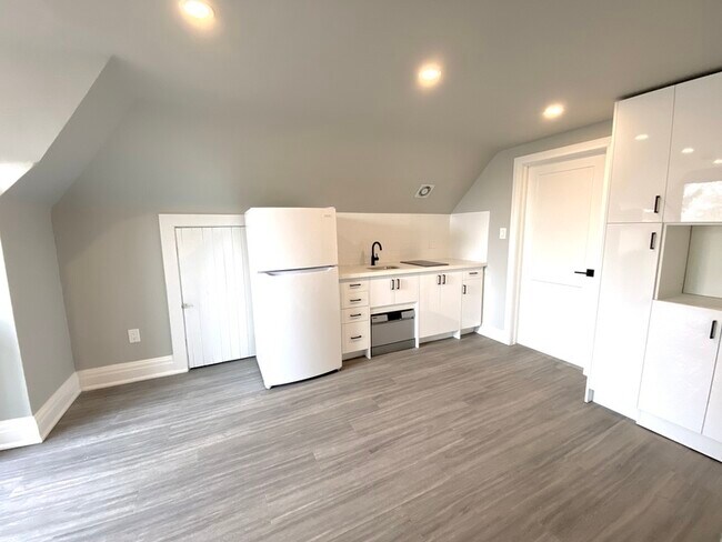 Photo - 953 Montclair Ave Unit 3