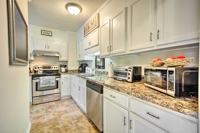 Photo - 2502 St Christopher Cir SW