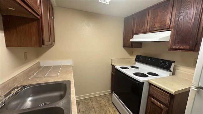 Photo - 5426 Tullis Dr Townhome