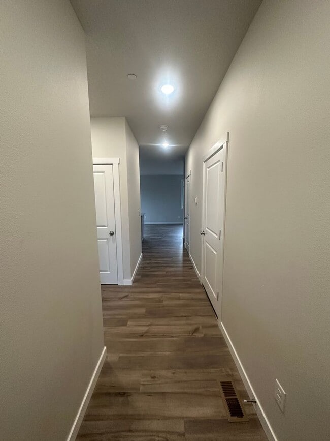 Photo - Newer low maintenance duplex in highly desired Camas area w/ great schools!