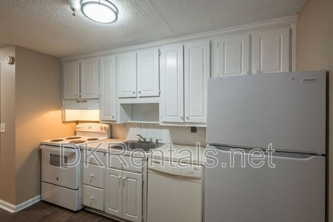 Photo - 360 Herndon Way