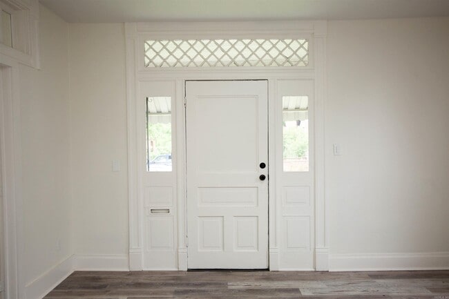 Photo - 2715 S State St