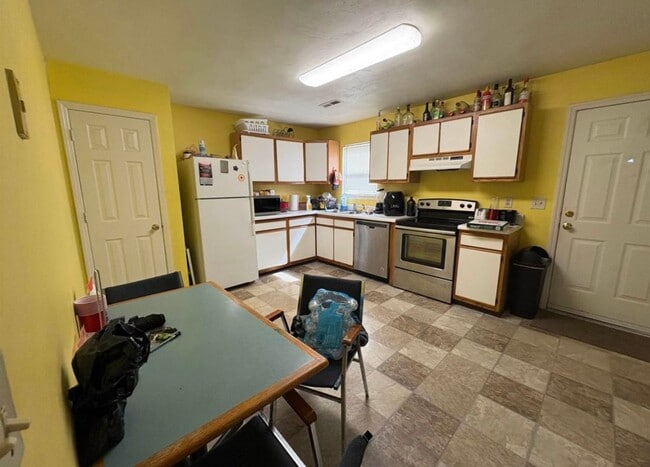 Photo - Spacious Townhouse in Blacksburg, VA.