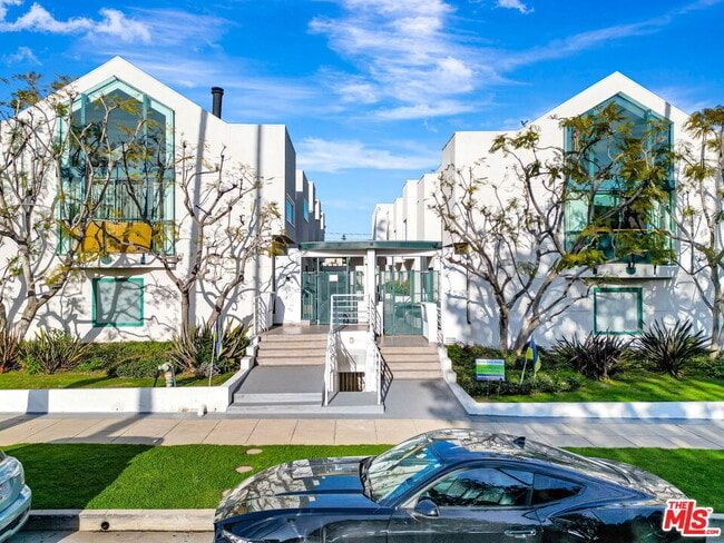 Building Photo - 811 21st St Unit 6