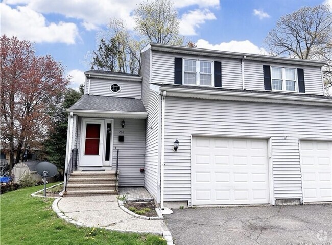 Building Photo - 203 Capewell Ave Rental