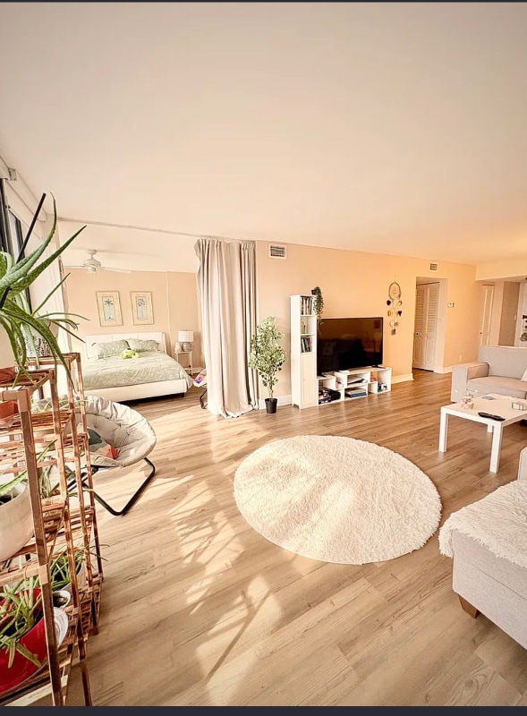 Photo - 1000 Parkview Dr Unit 1007