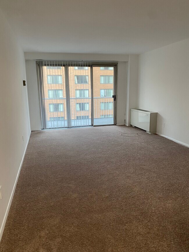 Living Room - 730 24th St NW Unit 611