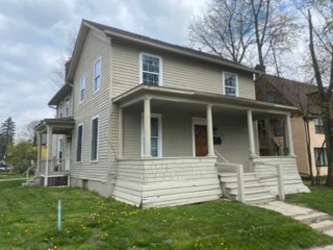 Building Photo - 716 Pearl St Unit 1