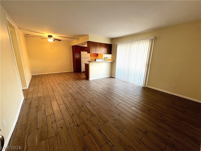 Building Photo - 7300 W Pirates Cove Rd Unit 1038
