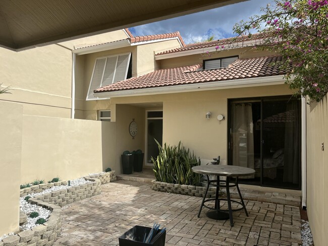 Photo - 127 Old Meadow Way