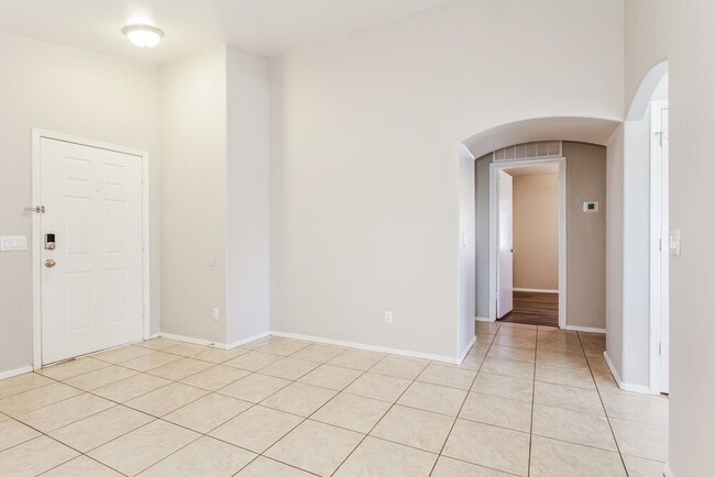 Photo - 13117 N El Frio St Casa