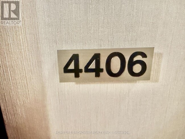 Photo - 33 Charles St E Unit 4406