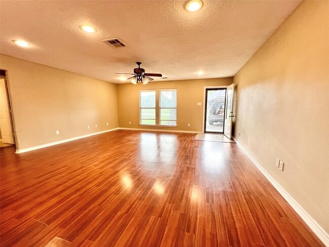 Photo - 7017 Caldwell St