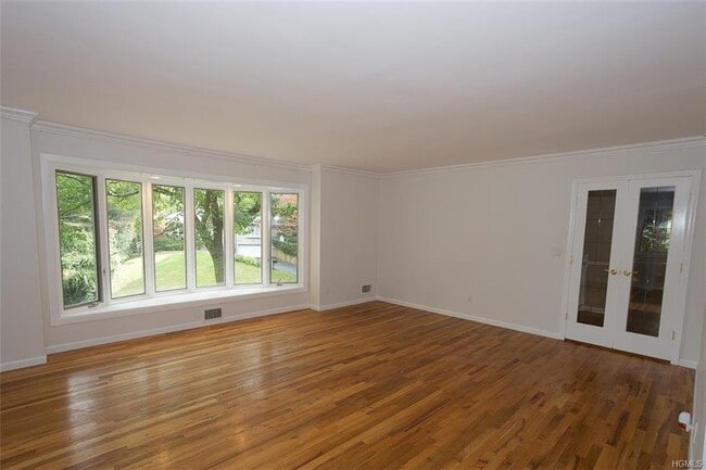 Photo - 49 Soulice Pl