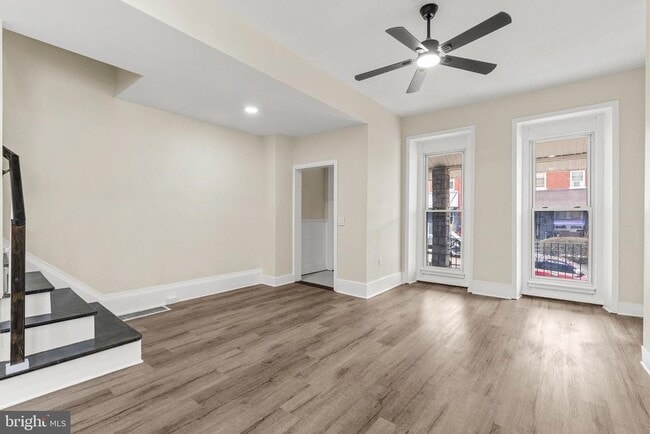 Photo - 5433 Stewart St