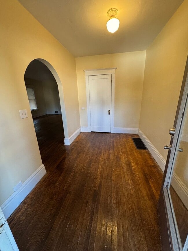 Photo - 117-119 S Gardiner Ave Unit 119-G